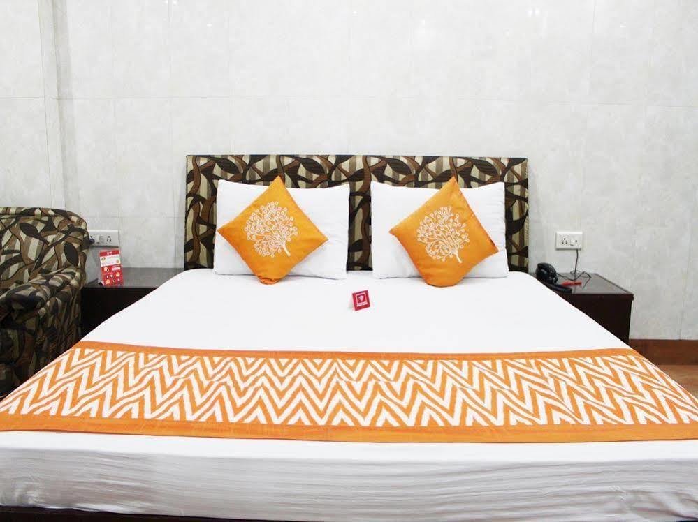 Oyo 2705 Hotel Preet Palace Nowe Delhi Zewnętrze zdjęcie