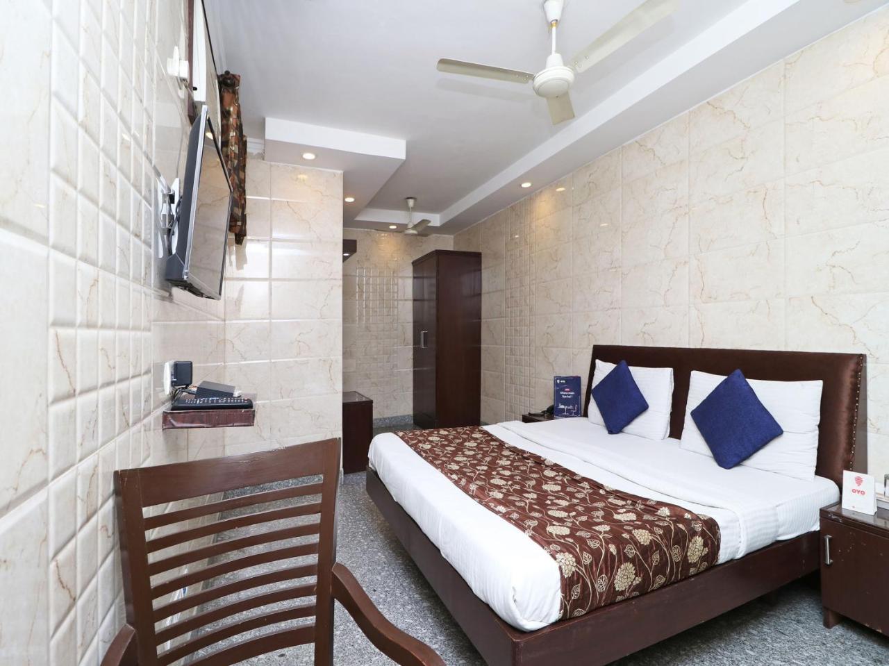 Oyo 2705 Hotel Preet Palace Nowe Delhi Zewnętrze zdjęcie