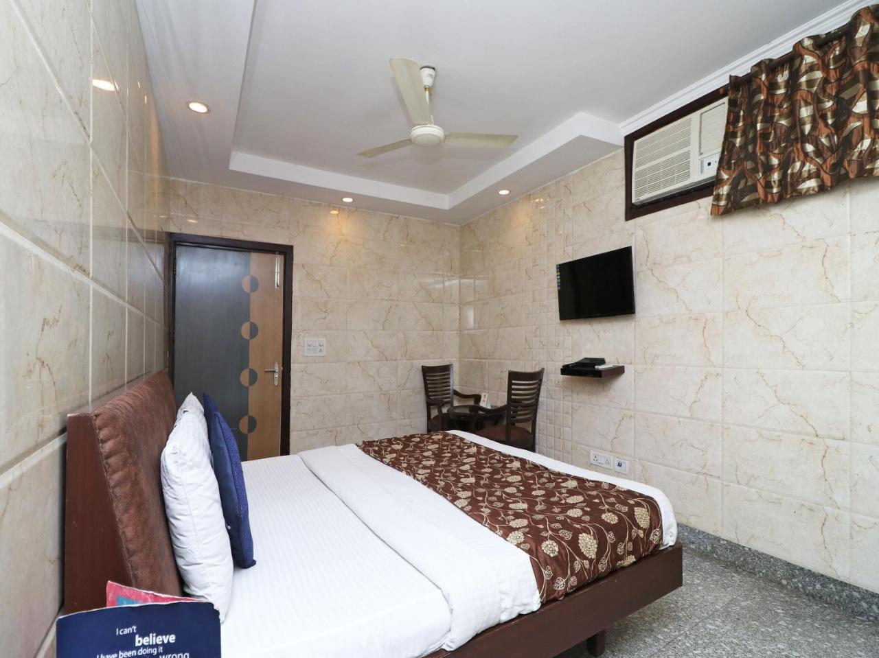 Oyo 2705 Hotel Preet Palace Nowe Delhi Zewnętrze zdjęcie
