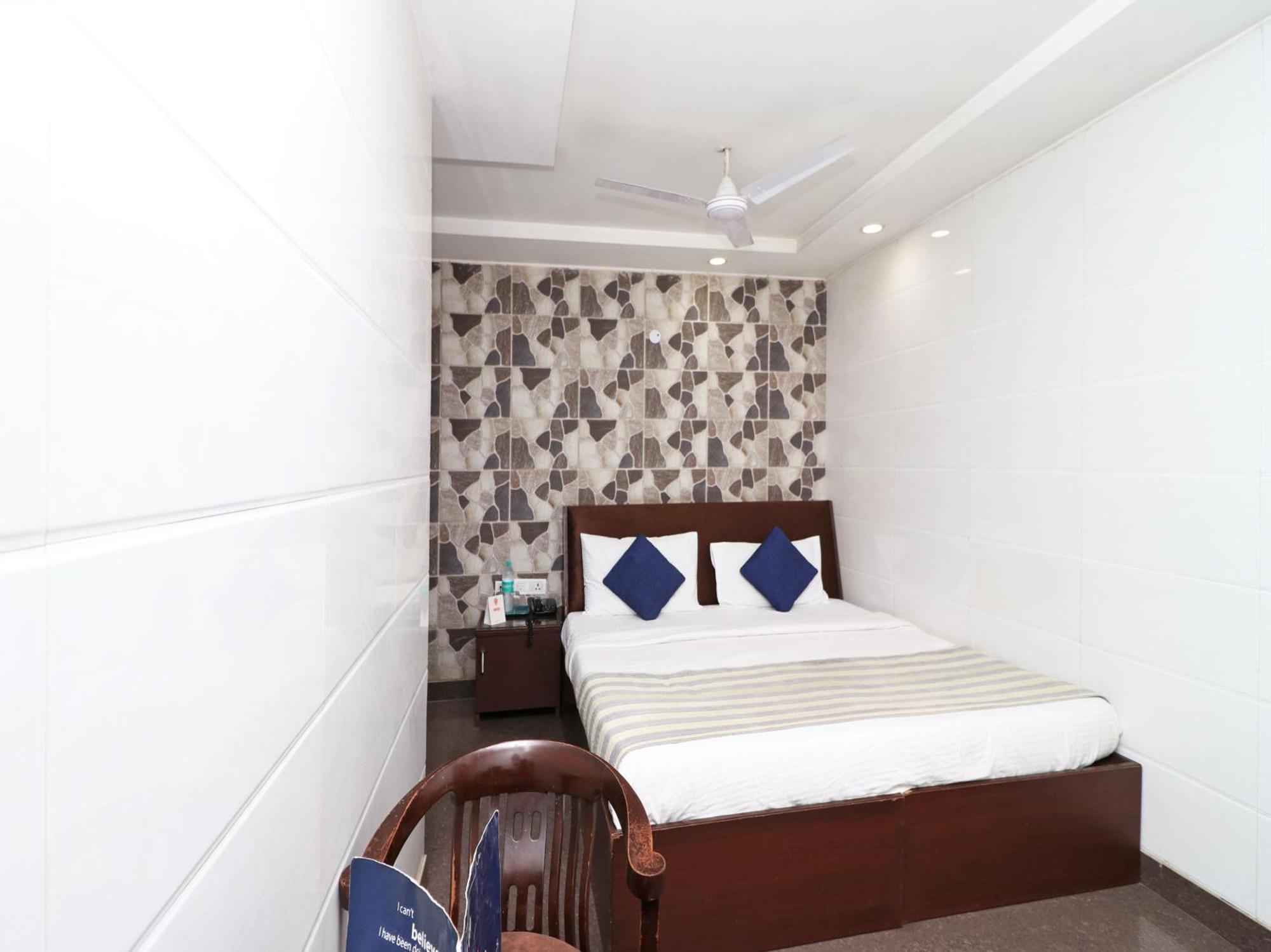 Oyo 2705 Hotel Preet Palace Nowe Delhi Zewnętrze zdjęcie