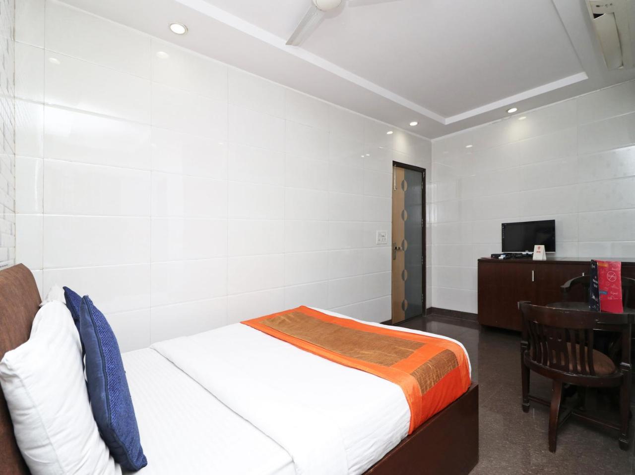 Oyo 2705 Hotel Preet Palace Nowe Delhi Zewnętrze zdjęcie