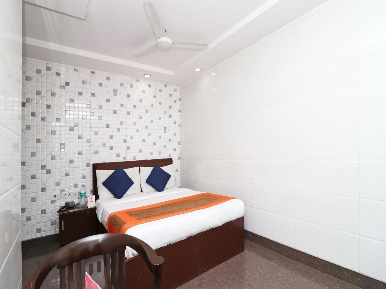 Oyo 2705 Hotel Preet Palace Nowe Delhi Zewnętrze zdjęcie